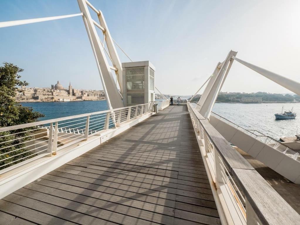 Luxury With Balcony, Area Gzira