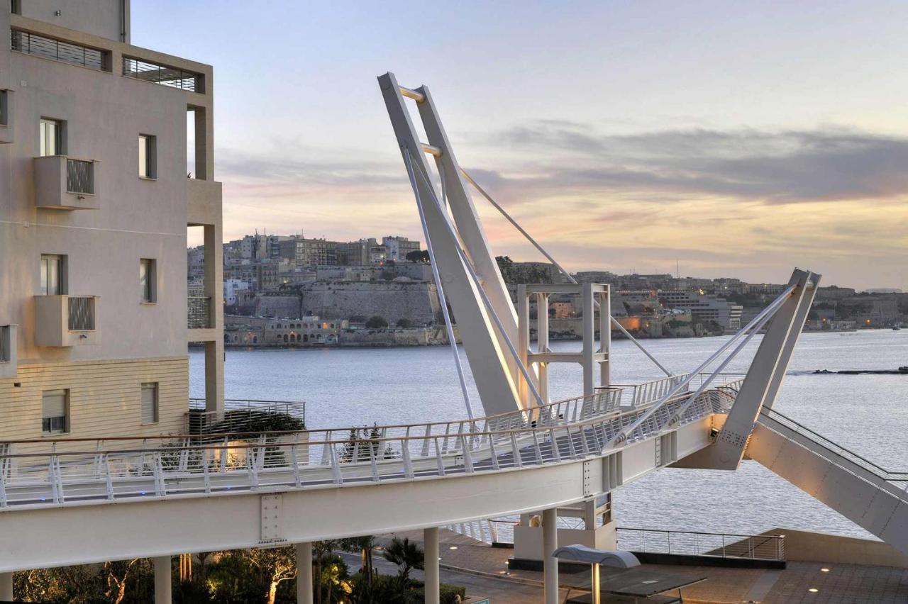 Luxury With Balcony, Area * Gzira