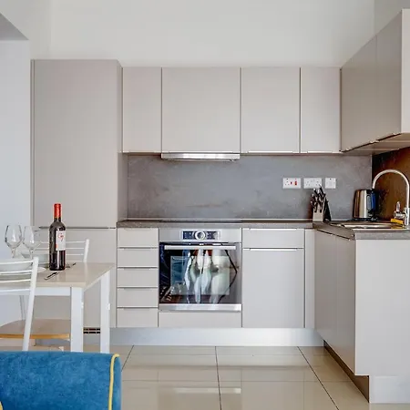 Luxury Apartment With Balcony, Central Area Gzira Exterior photo