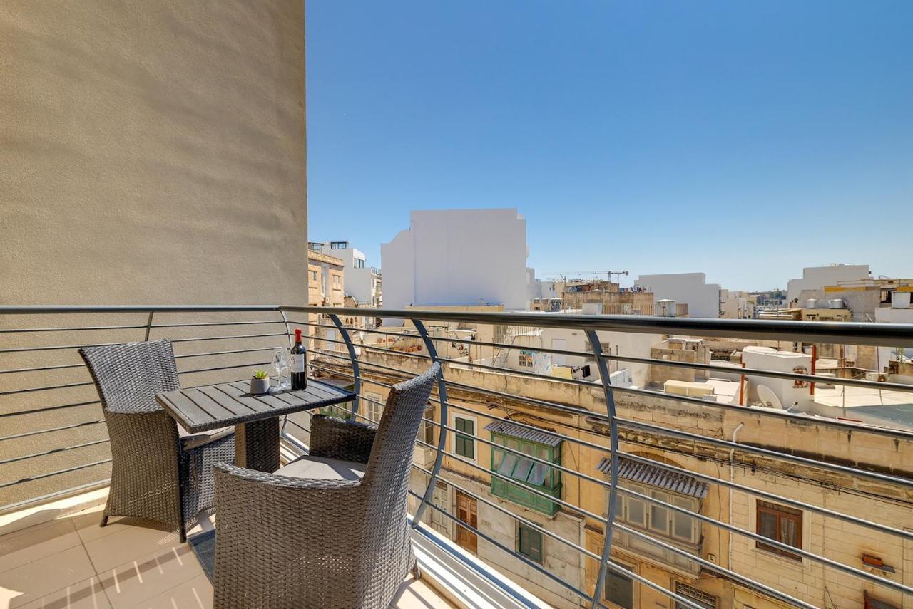 Apartment Luxury With Balcony, Area Gzira